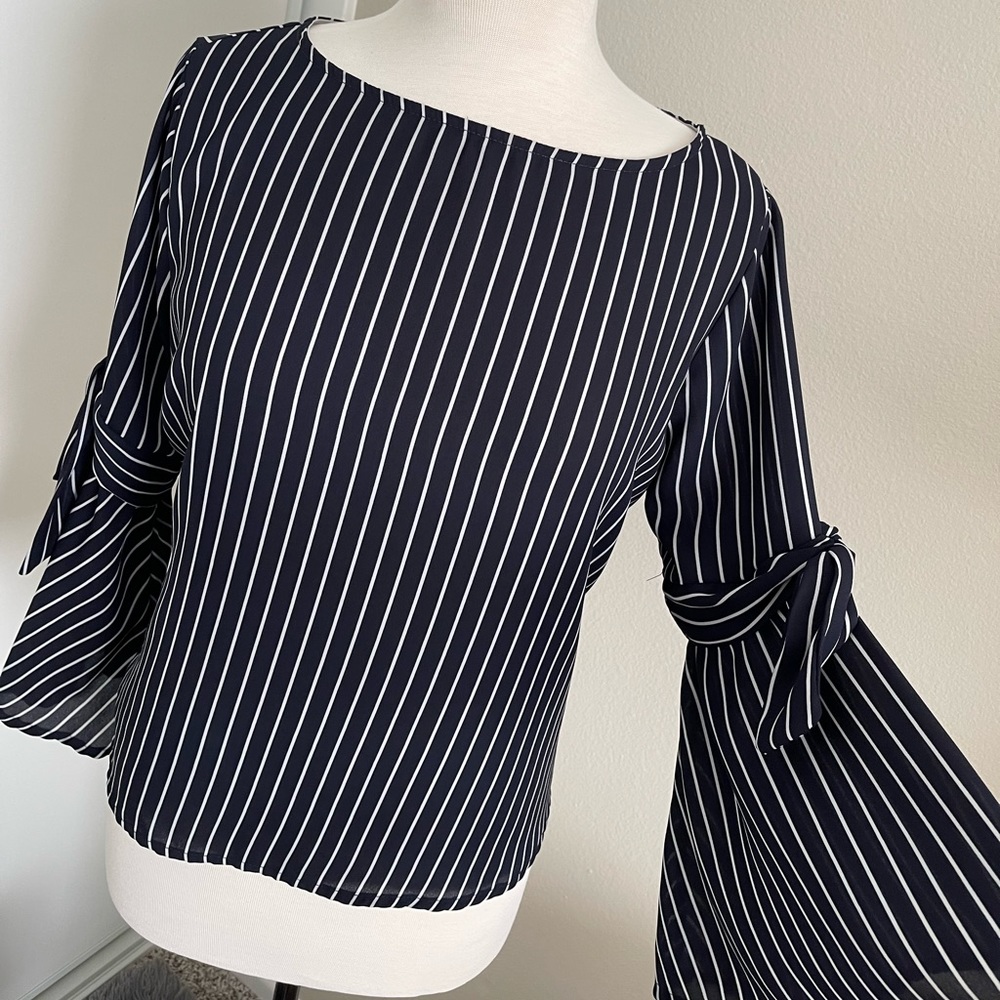 W5 Business/Casual Striped Blouse - Medium (8-10)